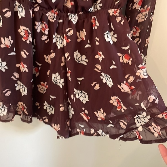 ASTR The Label | Maroon Floral Long sheer Sleeve Romper | Size XS - Picture 5 of 8